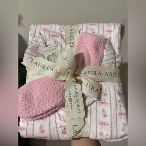 New shabby chic Laura Ashley Pink and White Bow 2 piece Pajama Set with socks